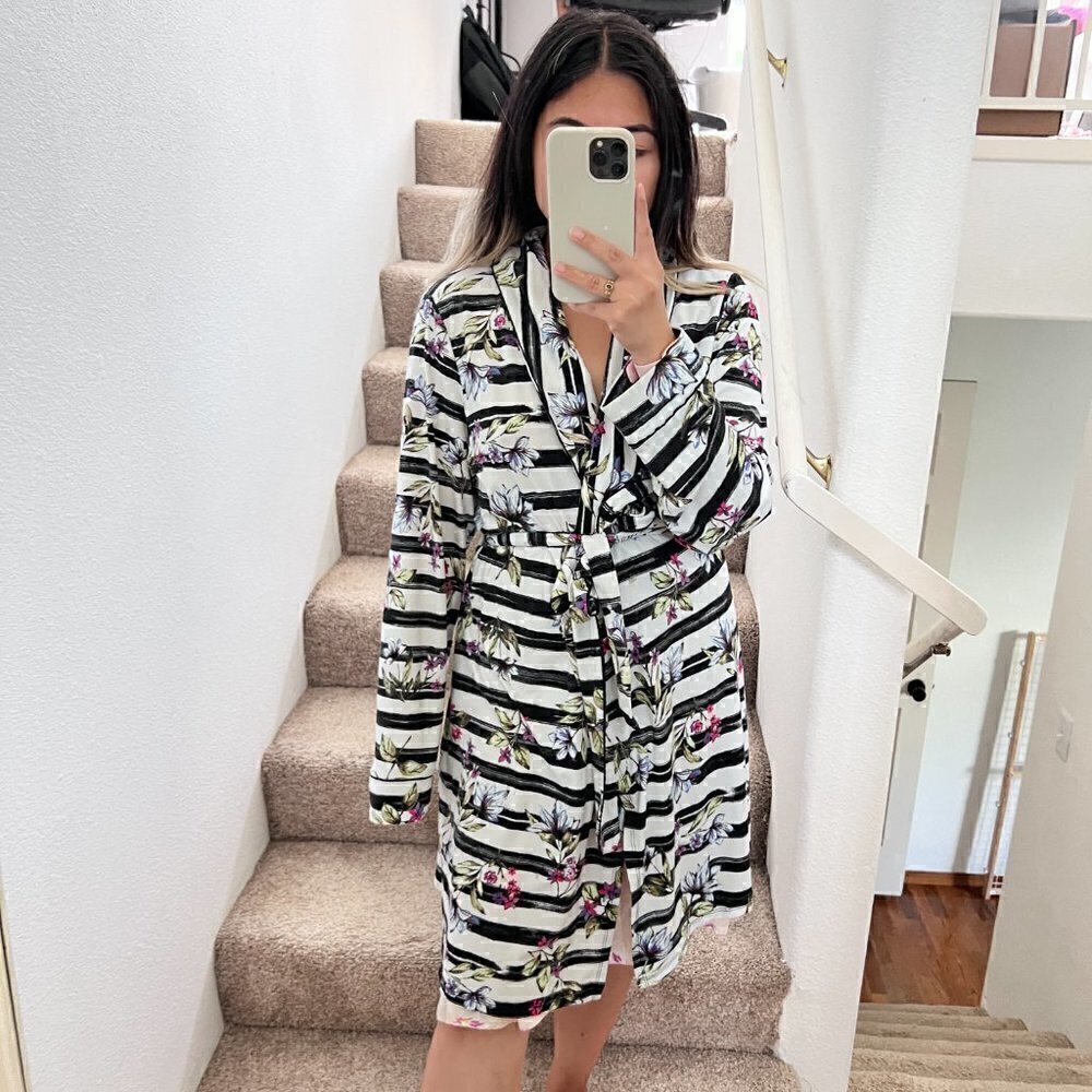 Nicole Miller Black White Stripe Floral Bathrobe Sleeping Robe M
